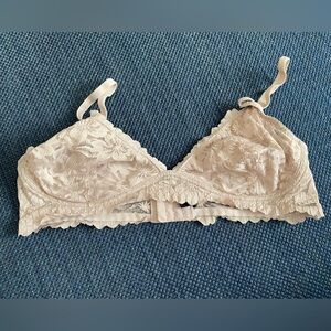 Tahari Floral Lace Bralette in Cream